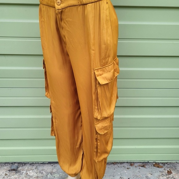 Zara Yellow mustard cargos  with Elastic Cuffs - Picture 1 of 2